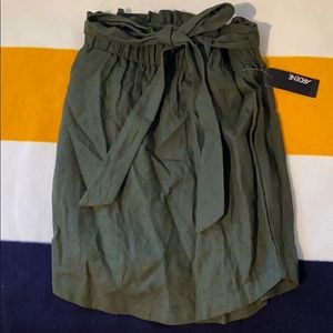 2/20 Ardenes paper bag skirt